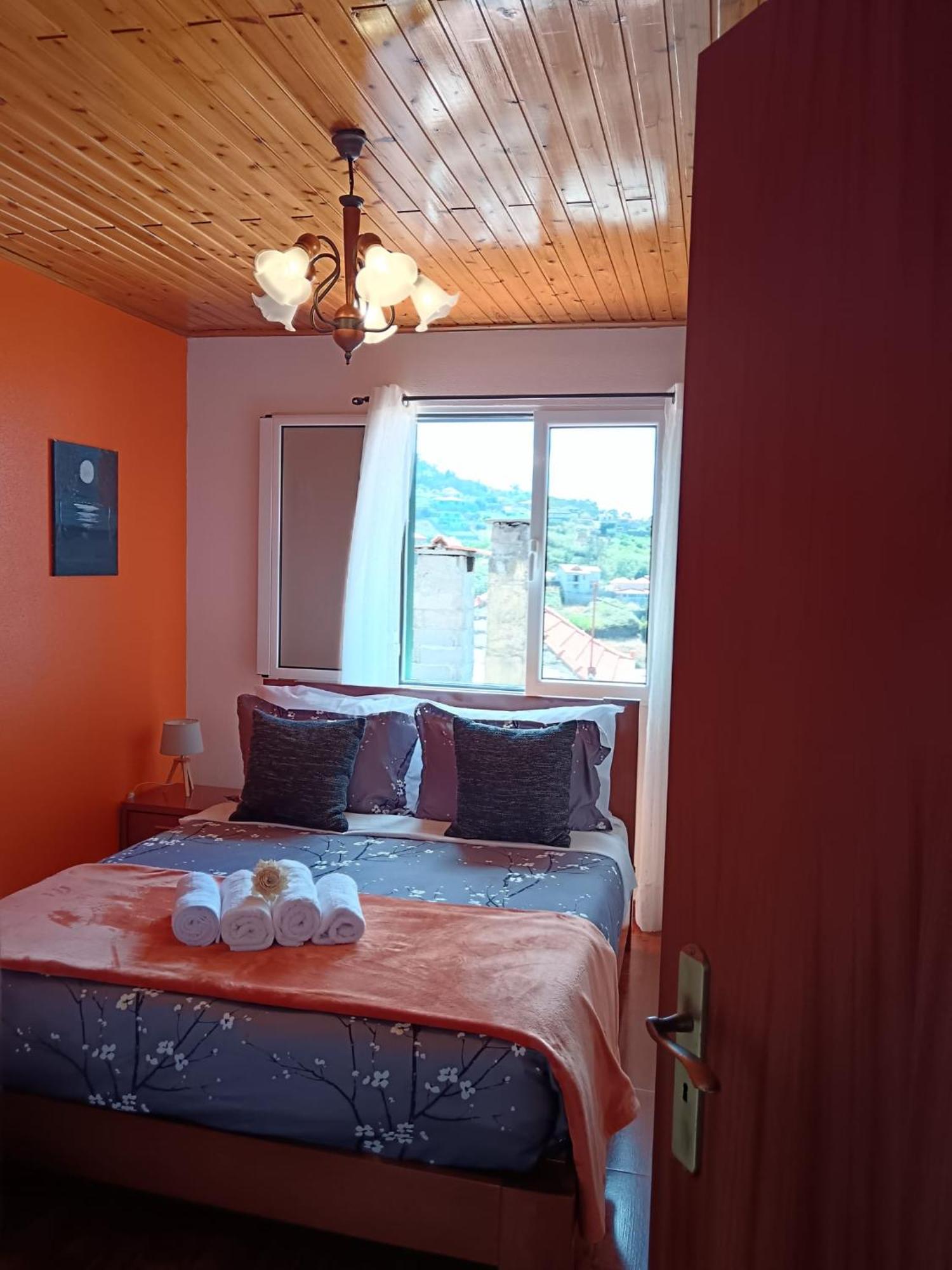 Casa Central - Peceful Mountain Retreat In Calheta Ribeira do Raposo Exterior photo