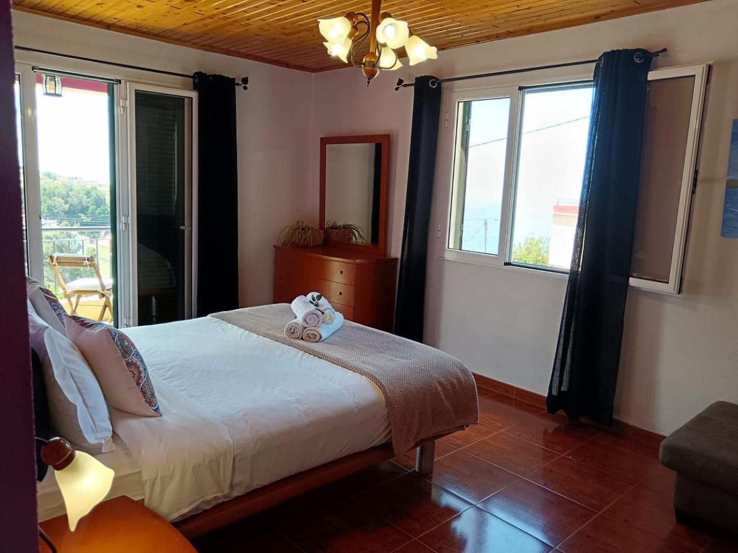 Casa Central - Peceful Mountain Retreat In Calheta Ribeira do Raposo Exterior photo